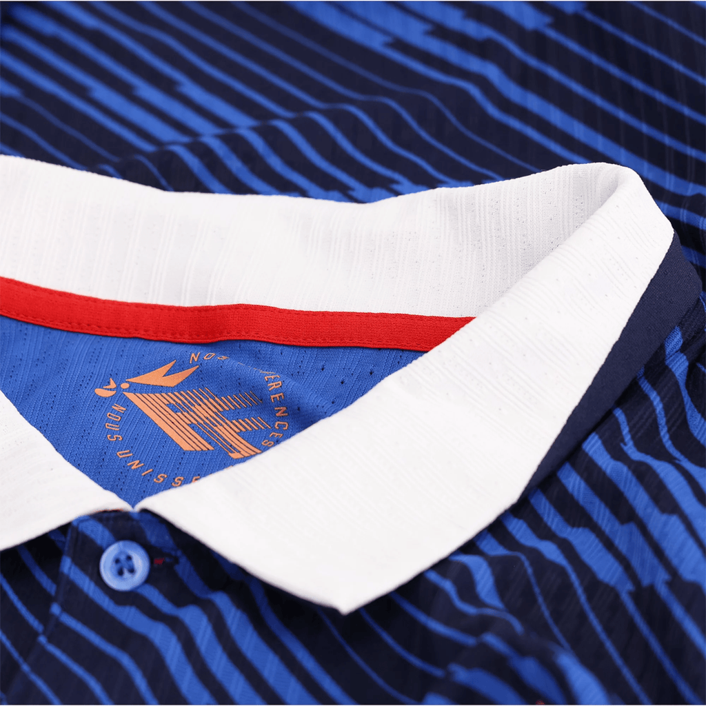 N Camiseta Local Auténtica Match Francia Kylian Mbappe 2026 para Hombre (Azul Royal/Dorado Metálico)