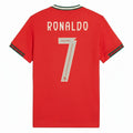 P Camiseta Local Juvenil Portugal Cristiano Ronaldo 25/26 (Rojo Deporte/Almendra Azucarada)